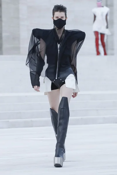 Look 31